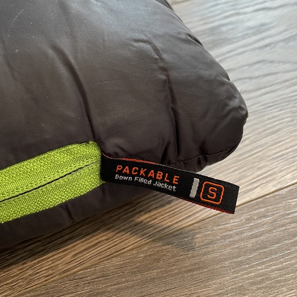 HAWKE & CO. Ultra Light Down Packable Outerwear Jacket, Small - Picture 2 of 9